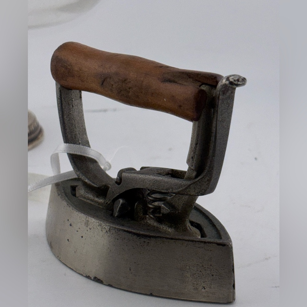 Myers Patent Double Point Miniature Lace Iron​​ - Picture 4 of 8